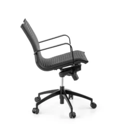 Poltrona da ufficio design Brenton, schienale basso, struttura nera, ecopelle