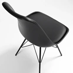 Sedia scandinava Norway, design, gambe in metallo
