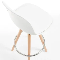 Sgabello alto Norway con gambe in legno, design scandinavo