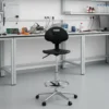 Sgabello da laboratorio TopWork, altezza e schienale regolabili